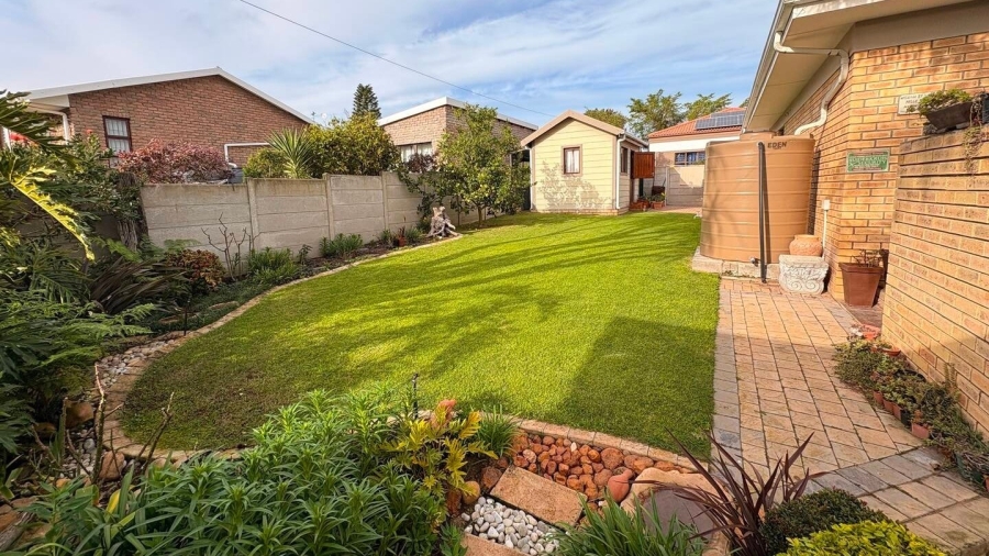 3 Bedroom Property for Sale in Fraaiuitsig Western Cape